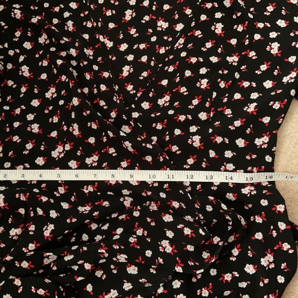 Max Studio floral wrap dress - Picture 4 of 7